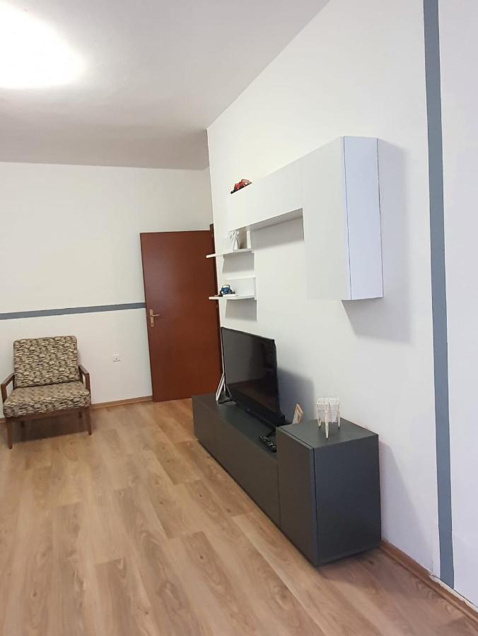 Heris'S Apartment Тирана Екстер'єр фото